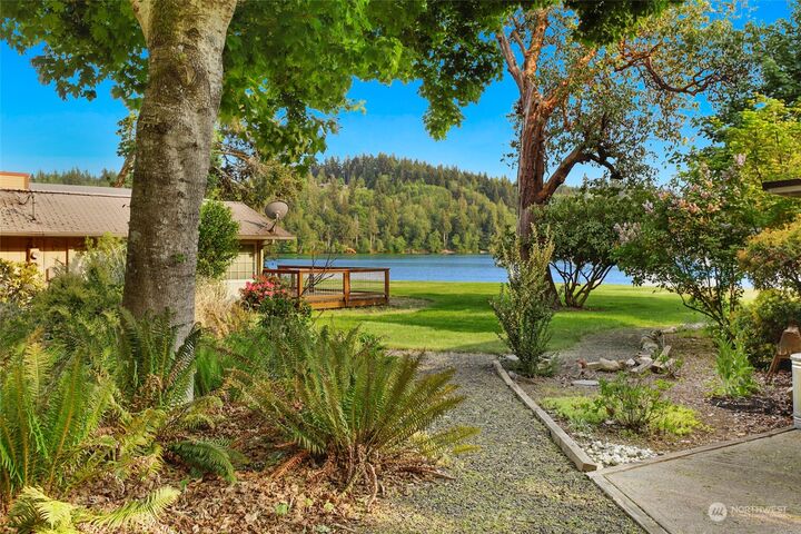 Property Photo:  50 E Driftwood Circle E  WA 98584 