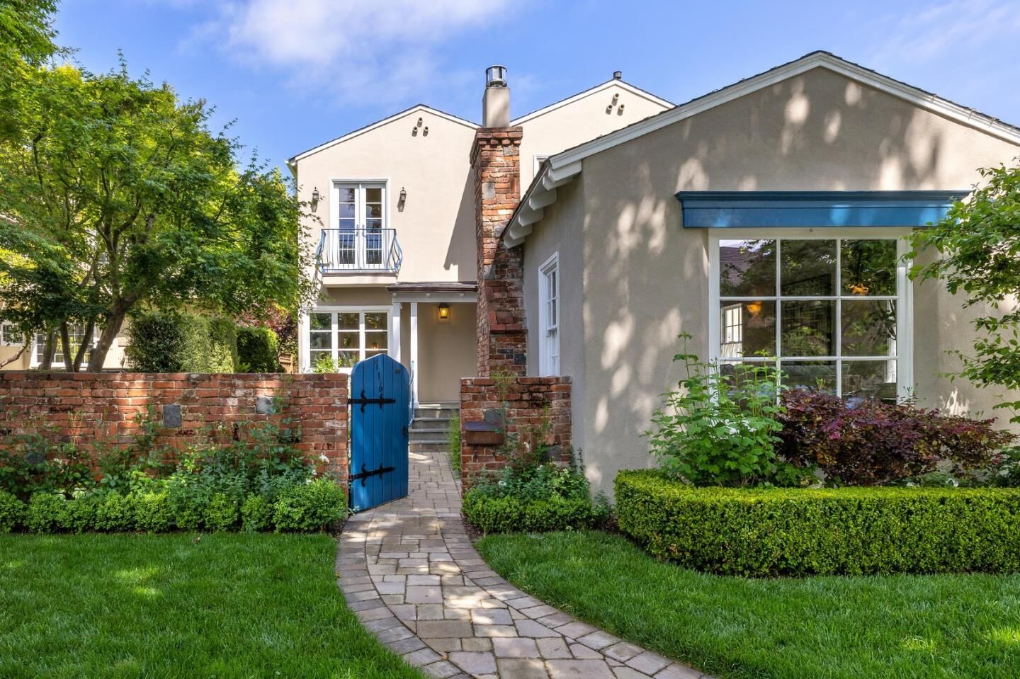 Property Photo:  716 Concord Way  CA 94010 