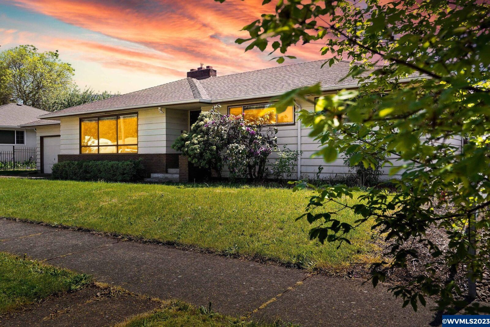 Property Photo: 3130 13th Av SE OR 97322