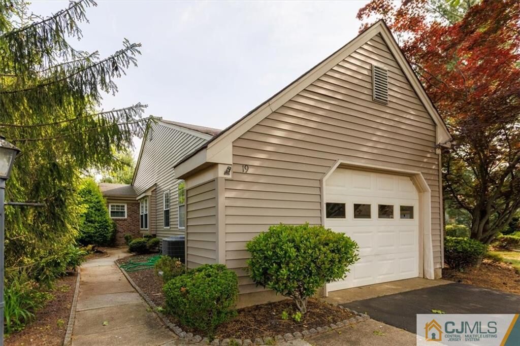 Property Photo:  19 Patrick Henry Court  NJ 08831 