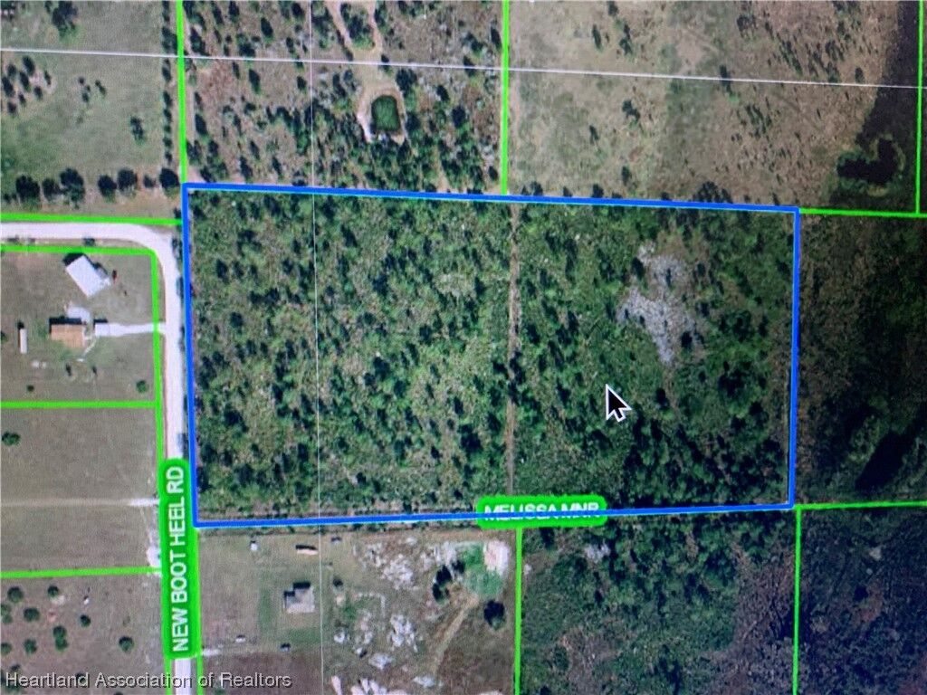 Property Photo: 22 Melissa Manor FL 33960