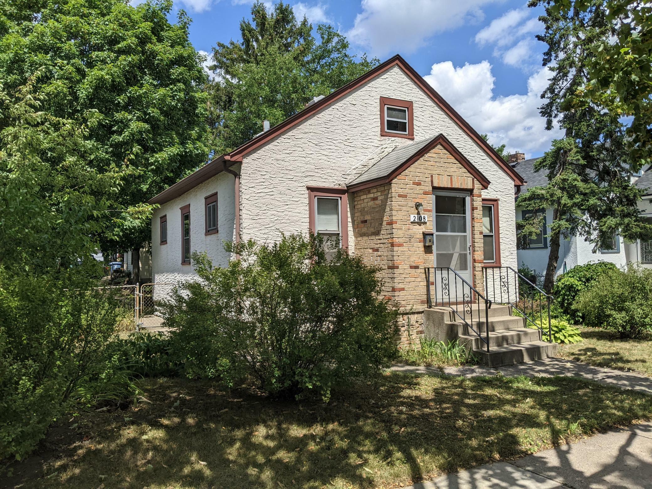 Property Photo:  2108 E 37th Street  MN 55407 