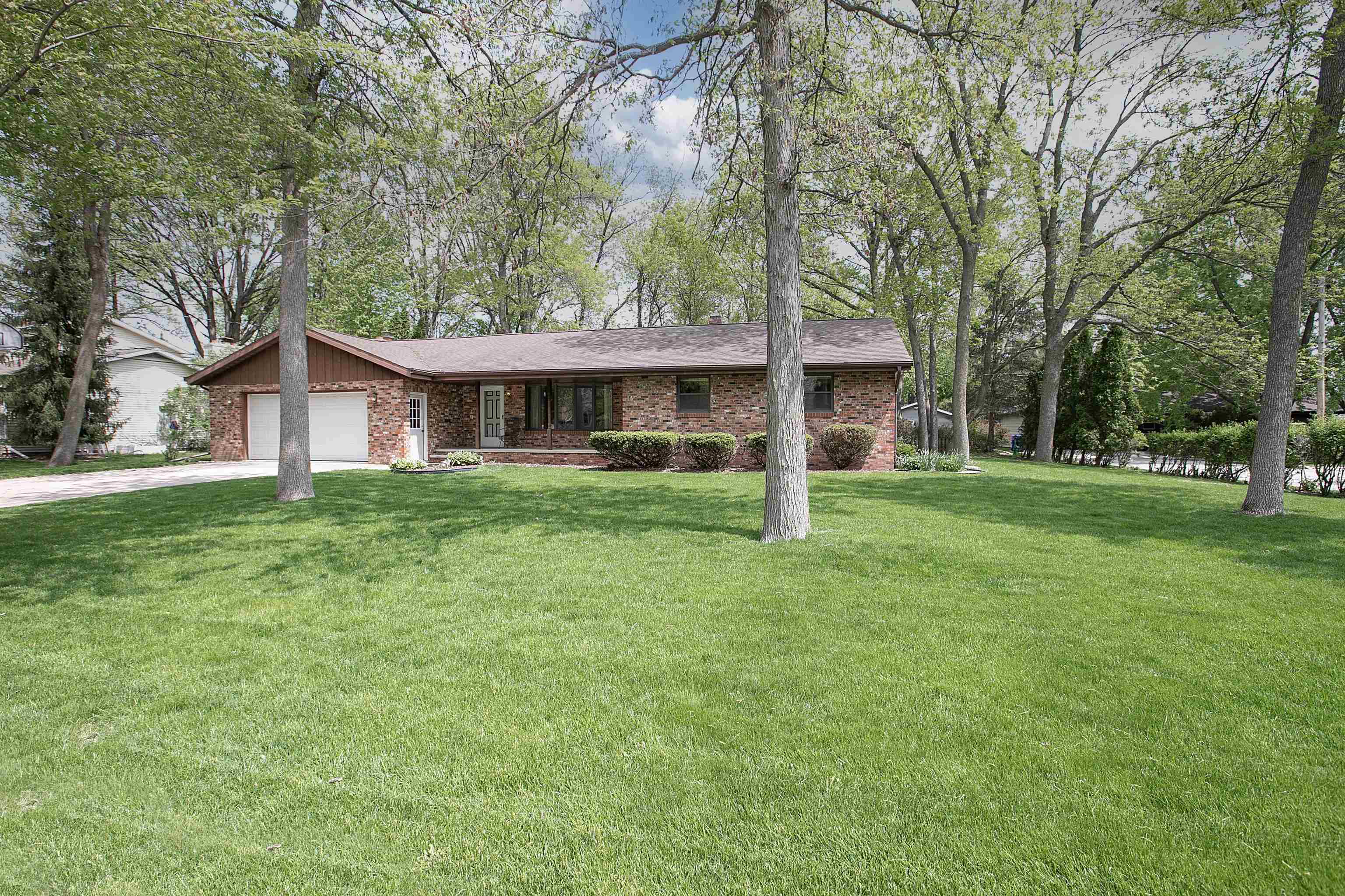 Property Photo: 1612 Woodland Court WI 54911