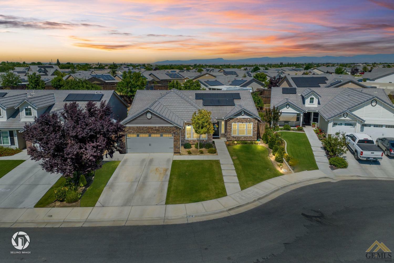 Property Photo: 13710 Onyx Night Drive CA 93314
