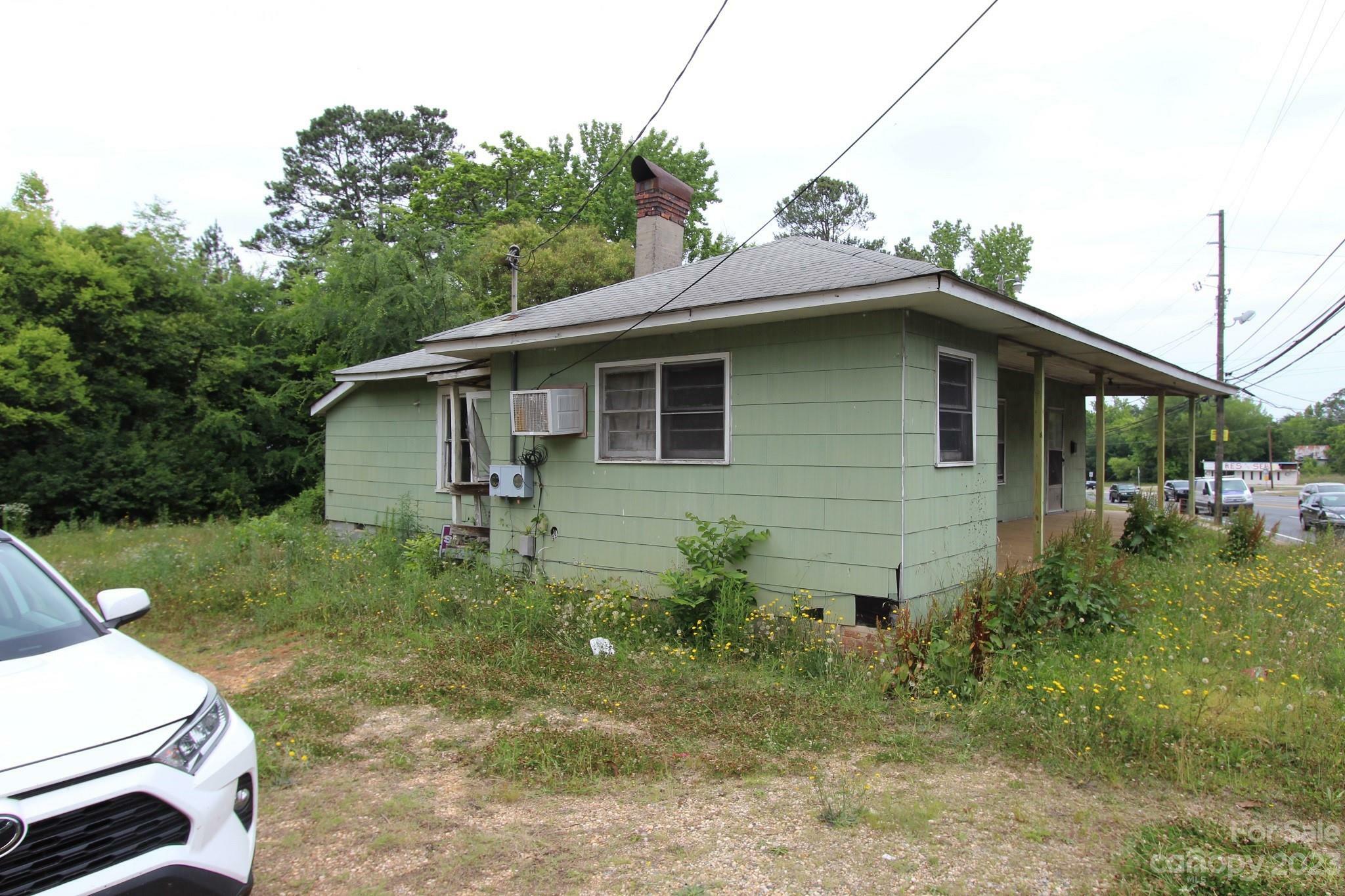 Property Photo:  811 Salisbury Street  NC 28170 