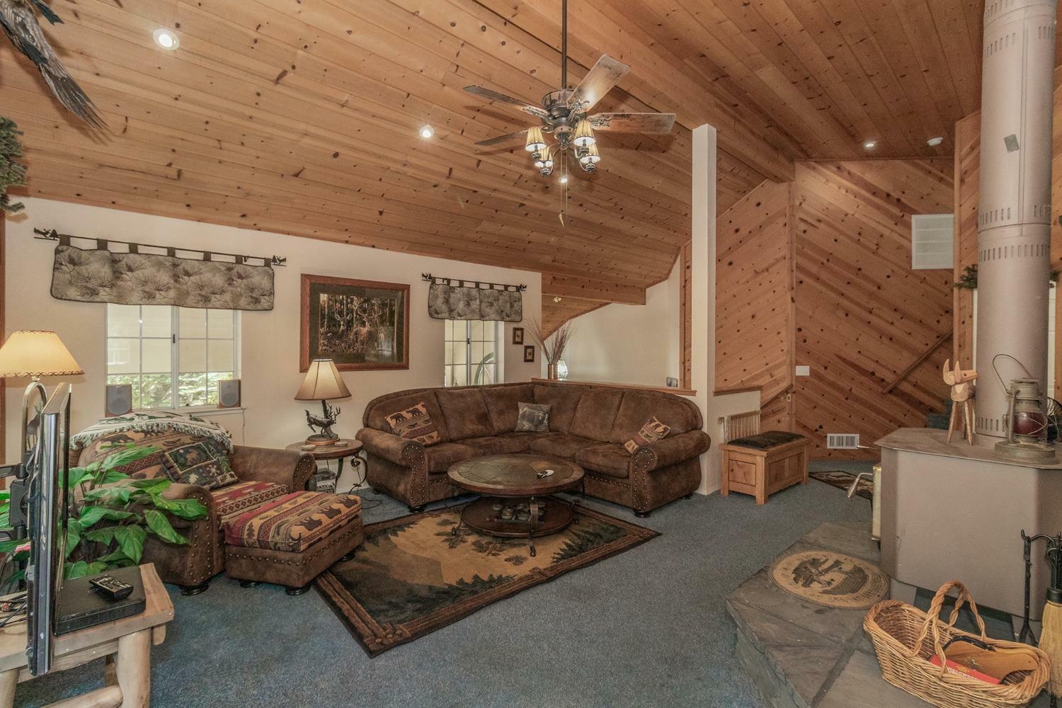 Property Photo: 42153 Hemlock Lane CA 93664