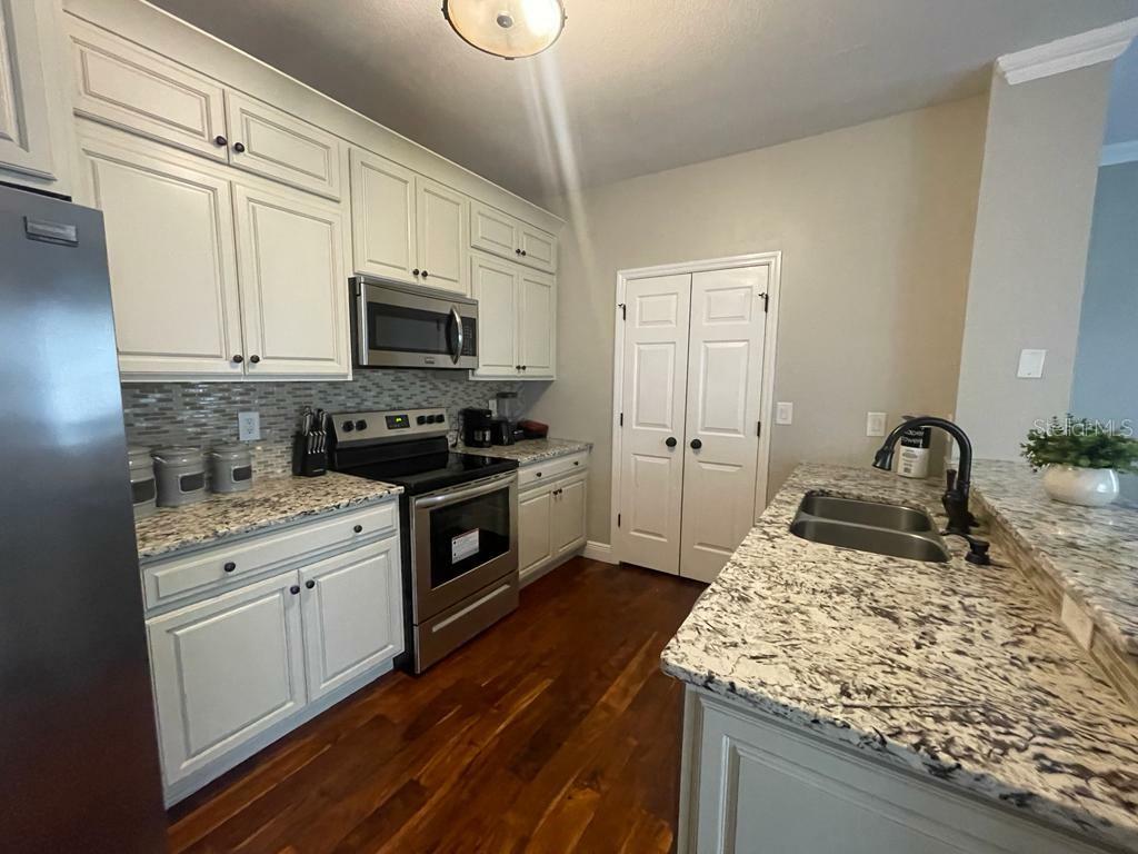 Property Photo:  427 Water Street  FL 34747 