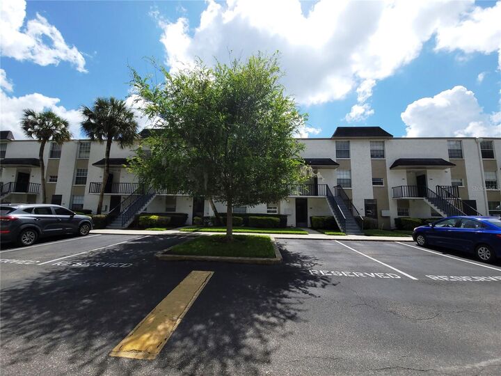 Property Photo:  107 Caldwell Drive 180  FL 33510 