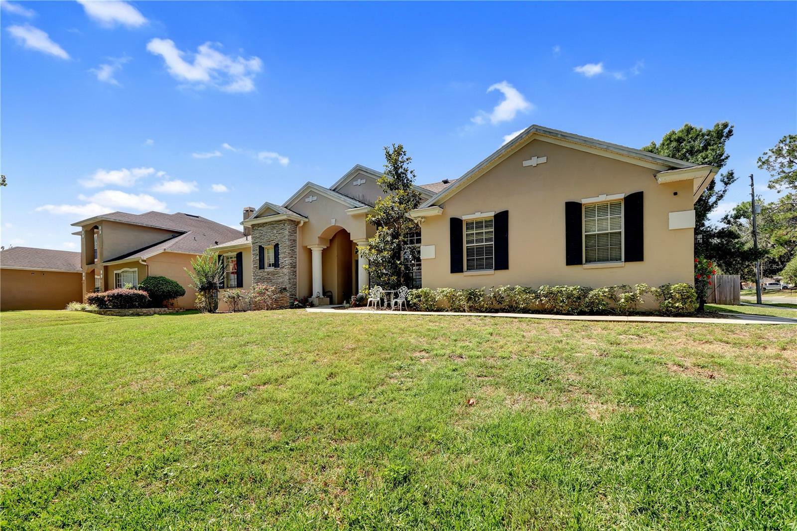 Property Photo: 986 Lake Charm Dr FL 32765