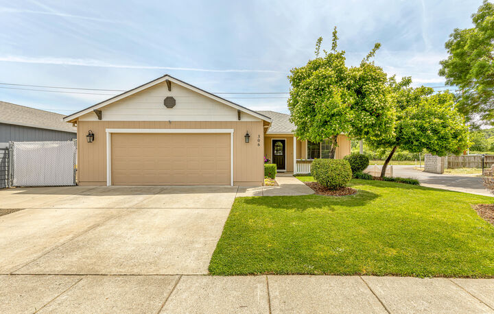 306 Sandi Way  Eagle Point OR 97524 photo