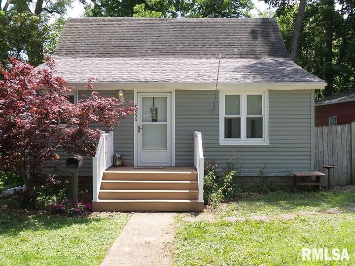 306 W Sycamore Street  Chillicothe IL 61523 photo