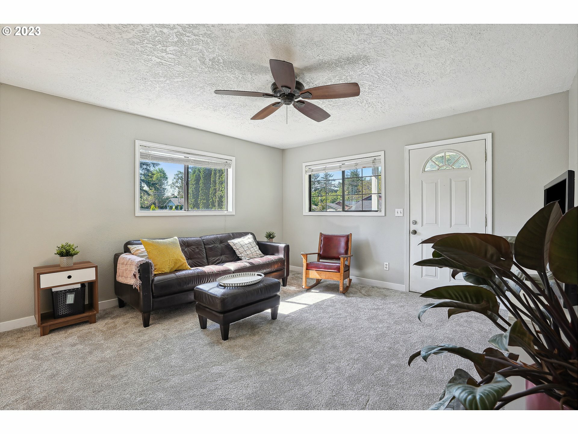 Property Photo: 3740 SE Olsen St OR 97222