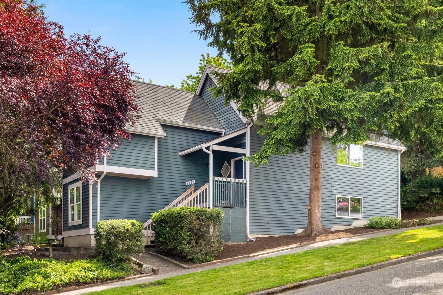 Property Photo:  2717 E Denny Way  WA 98122 