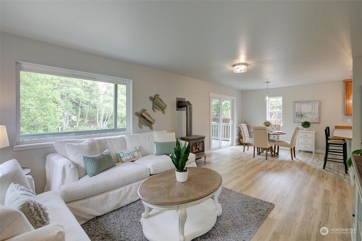 Property Photo:  636 Island Circle SE  WA 98569 