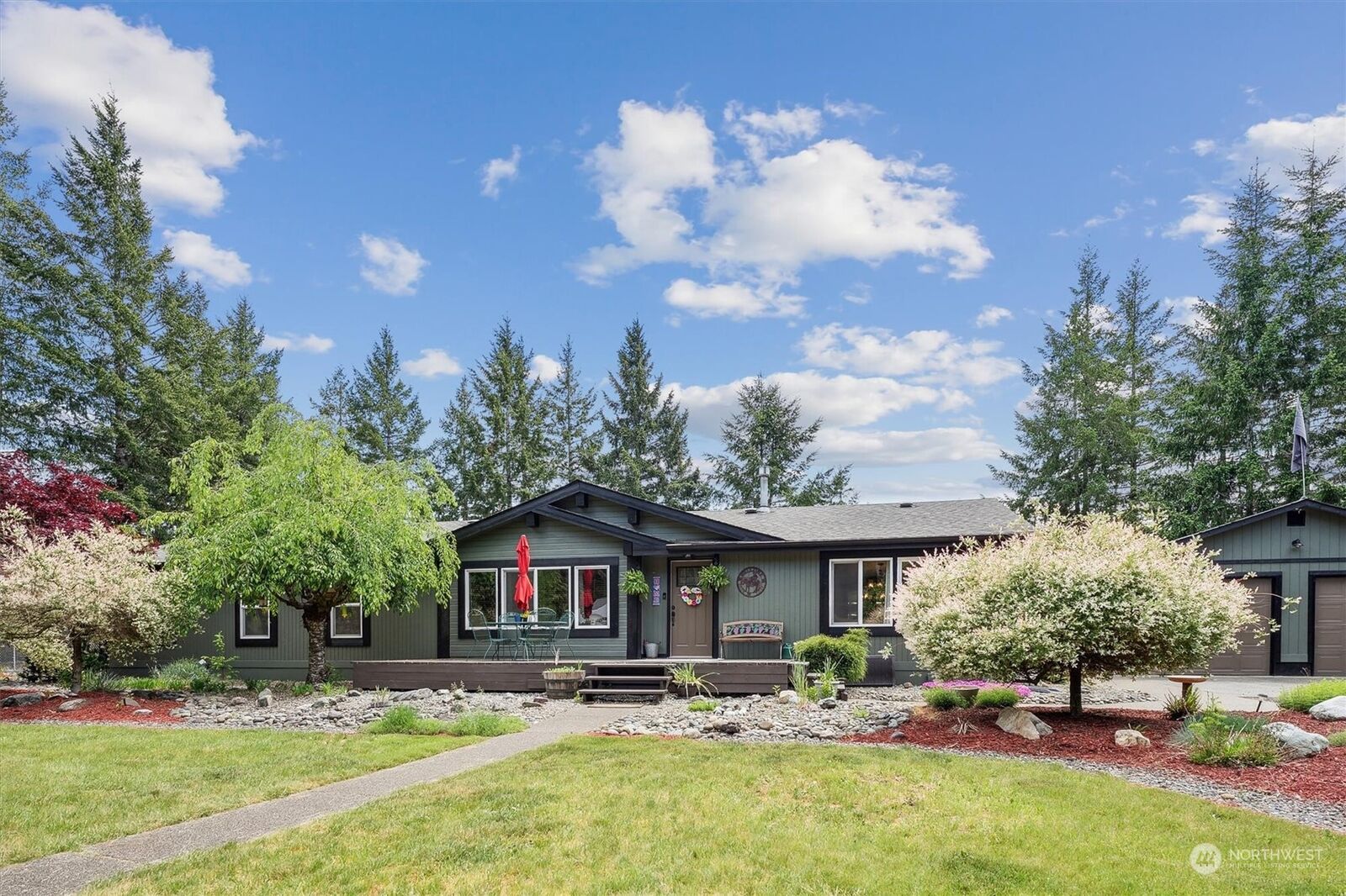 Property Photo:  101 E Rolling Hills Drive  WA 98584 