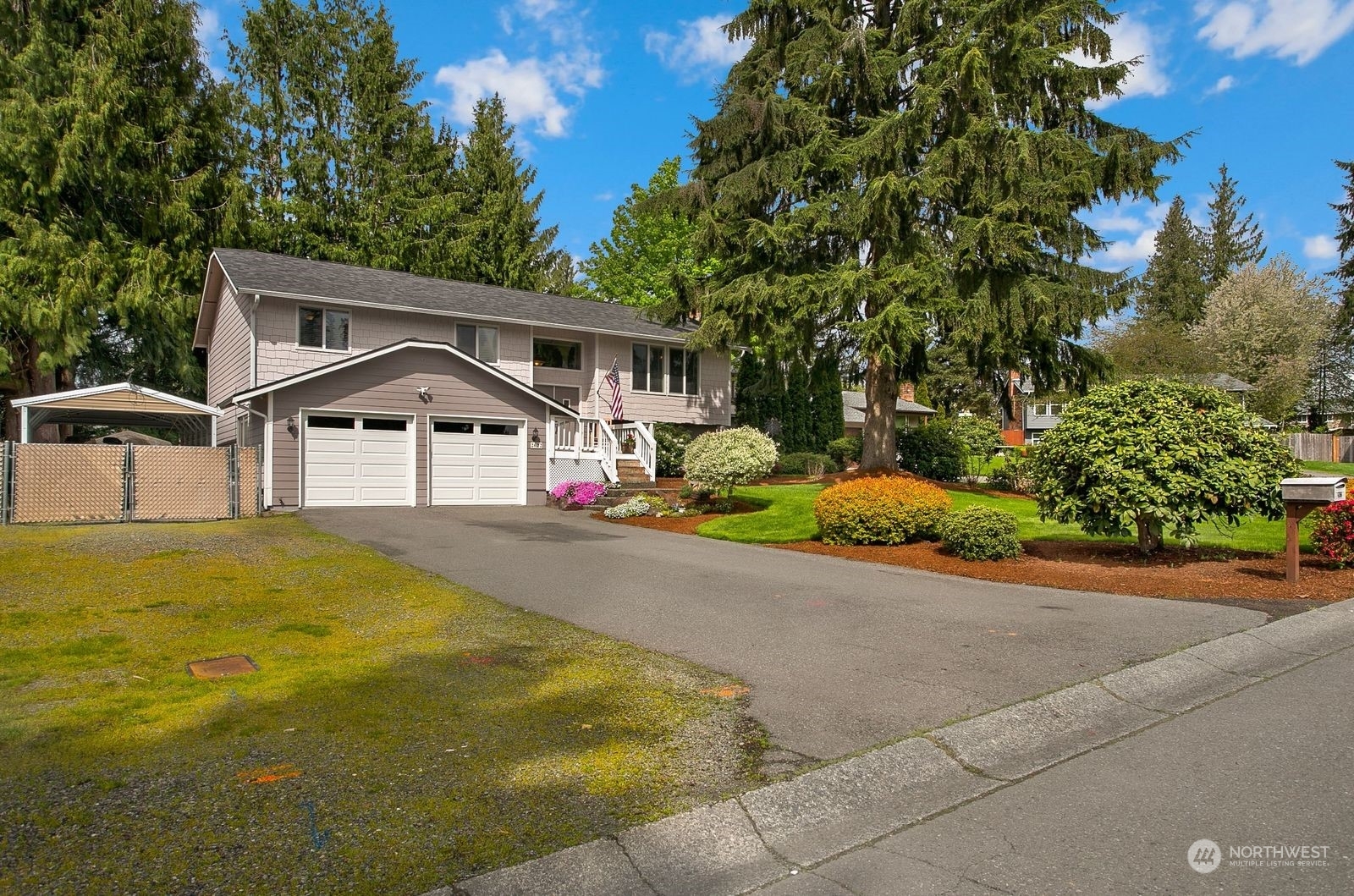 Property Photo:  2622 118th Drive NE  WA 98258 