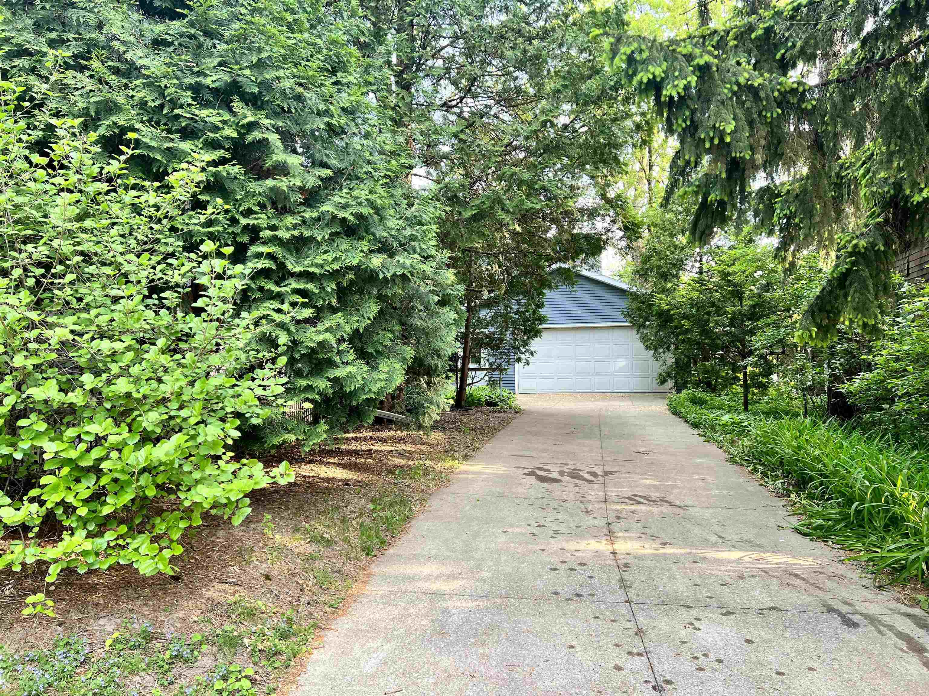 Property Photo: 726 W Front Street WI 54914