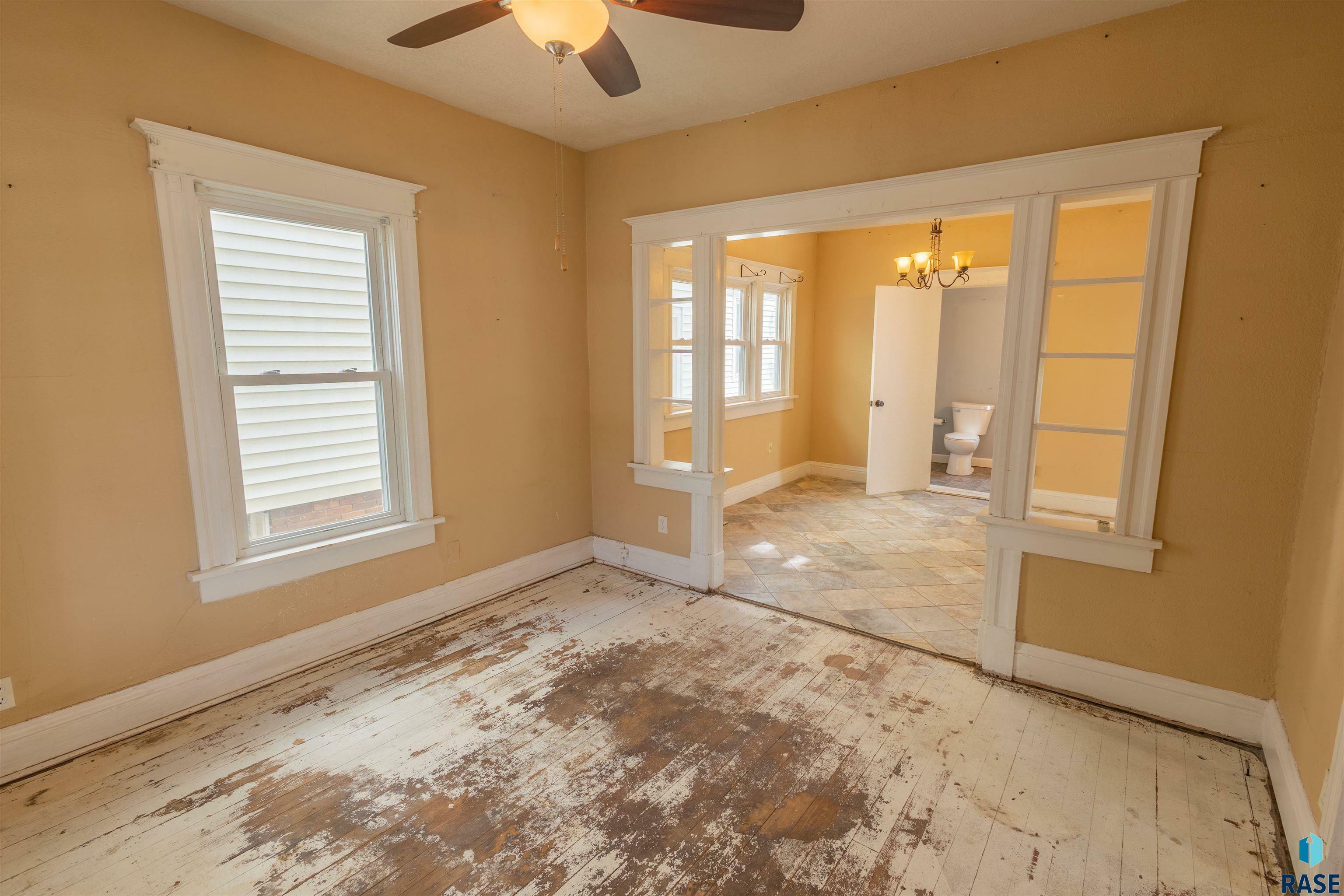 Property Photo: 923 7th St SD 57104-2912