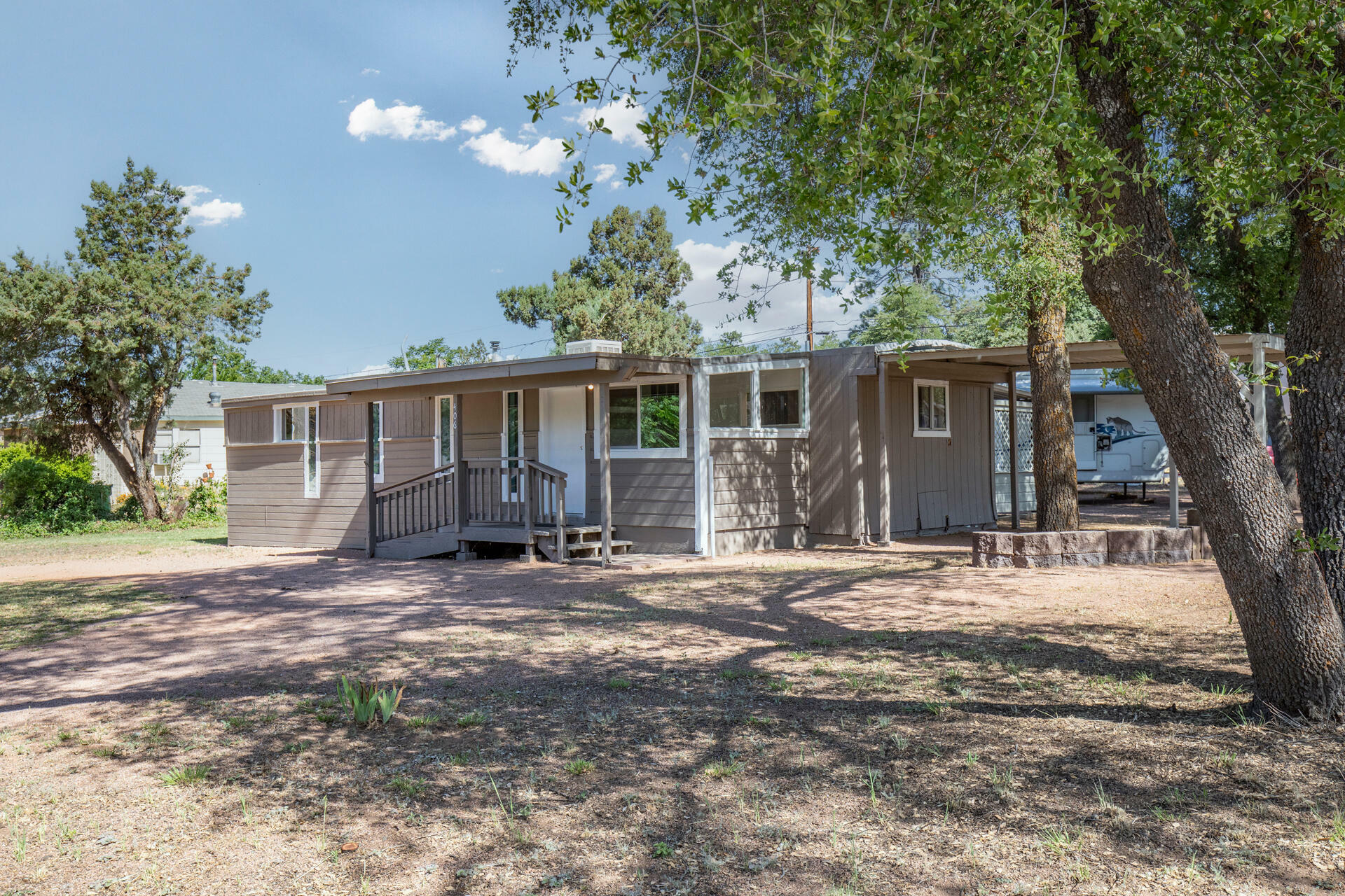 Property Photo:  406 E McKamey Street  AZ 85541 