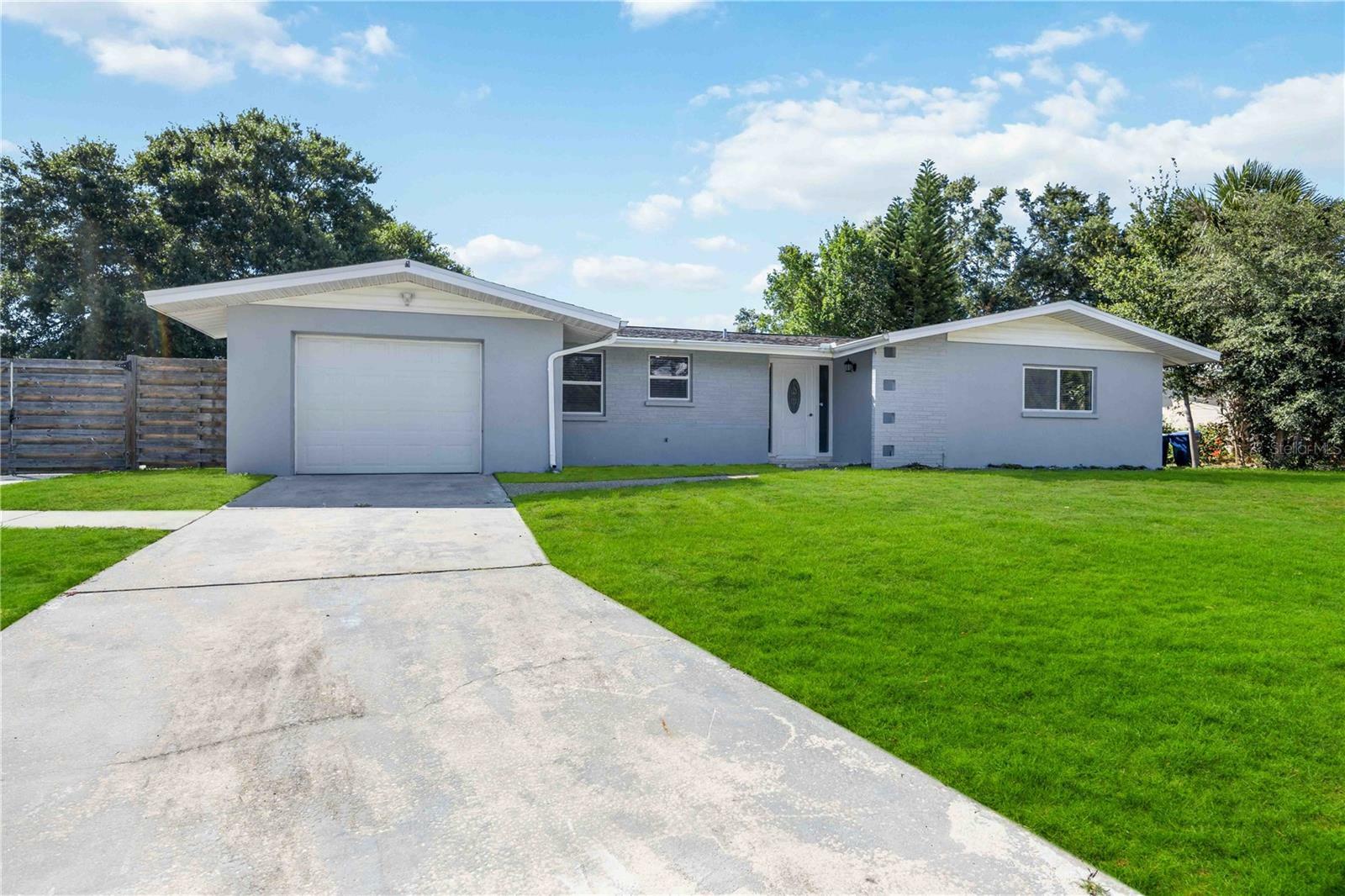 Property Photo:  2614 Croton Avenue  FL 34239 