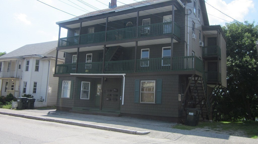 Property Photo: 35 Prospect St 1L MA 01570