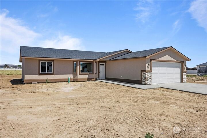 Property Photo:  928 Q Street SW  WA 98848 