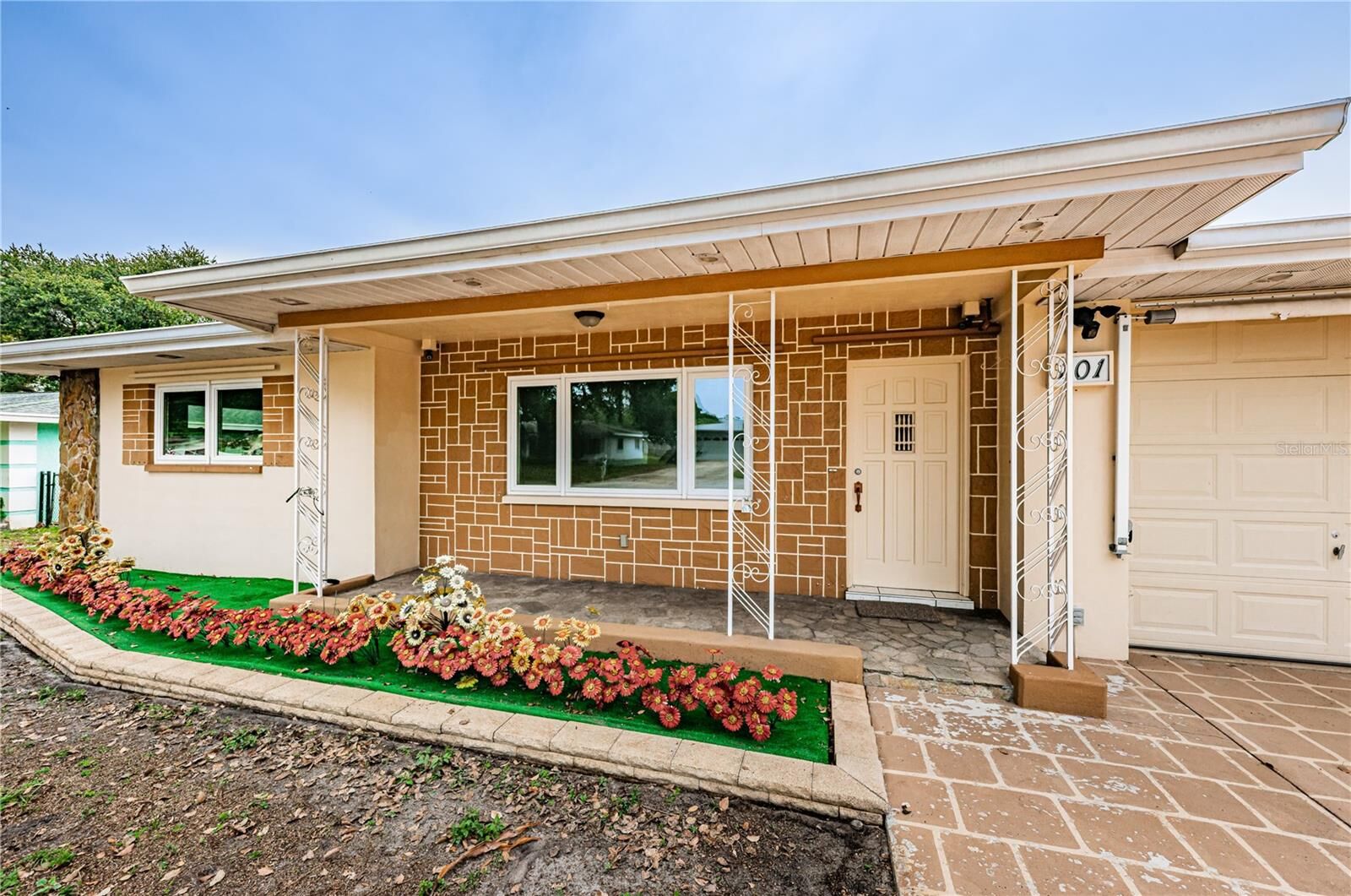 Property Photo:  101 Pinewood Avenue  FL 33765 