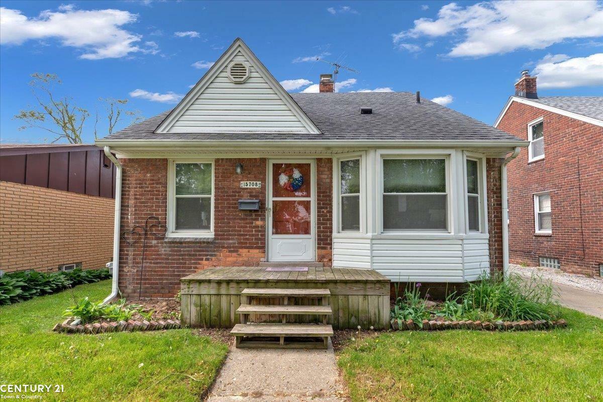 Property Photo:  15708 Veronica Ave  MI 48021 