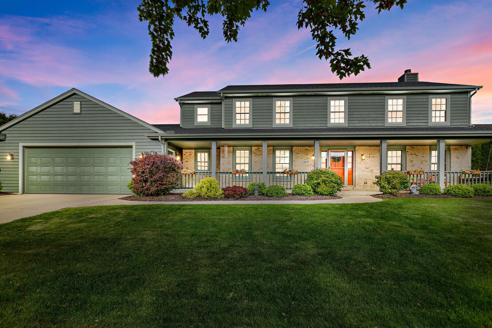 Property Photo:  1157 Canary Ln  WI 53024 