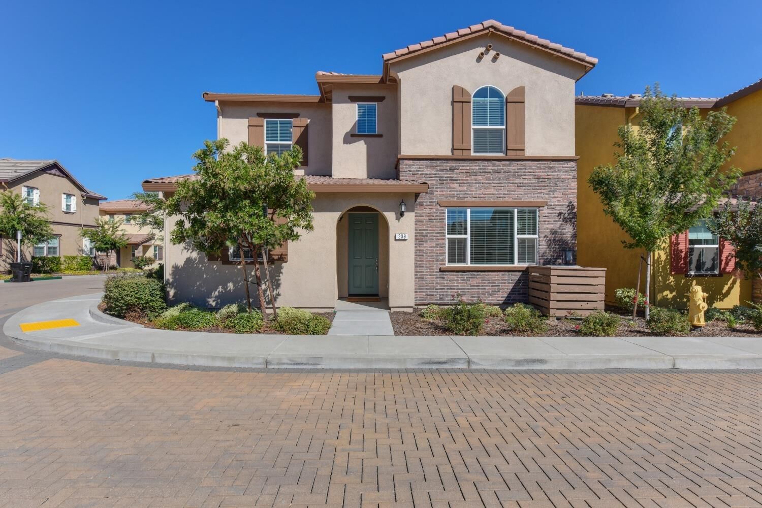 Property Photo:  238 Rochdale Street  CA 95661 