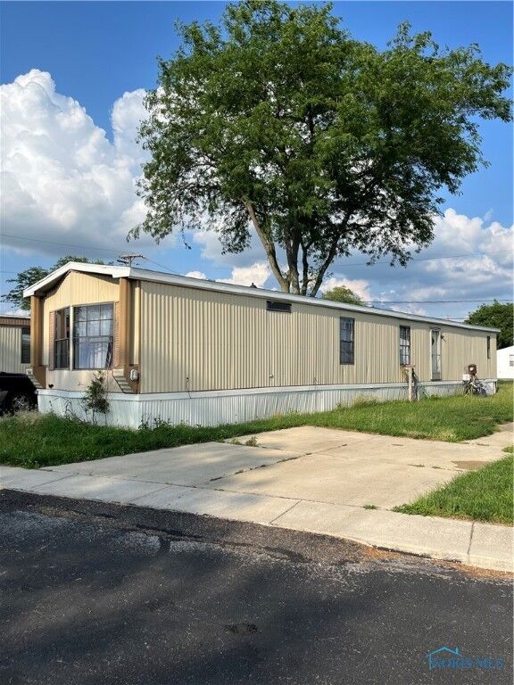 Property Photo:  12865 Five Point Road  OH 43551 