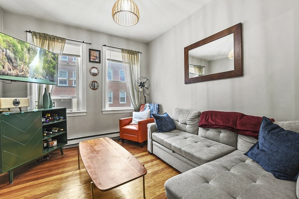 Property Photo:  162 Endicott Street 3  MA 02113 