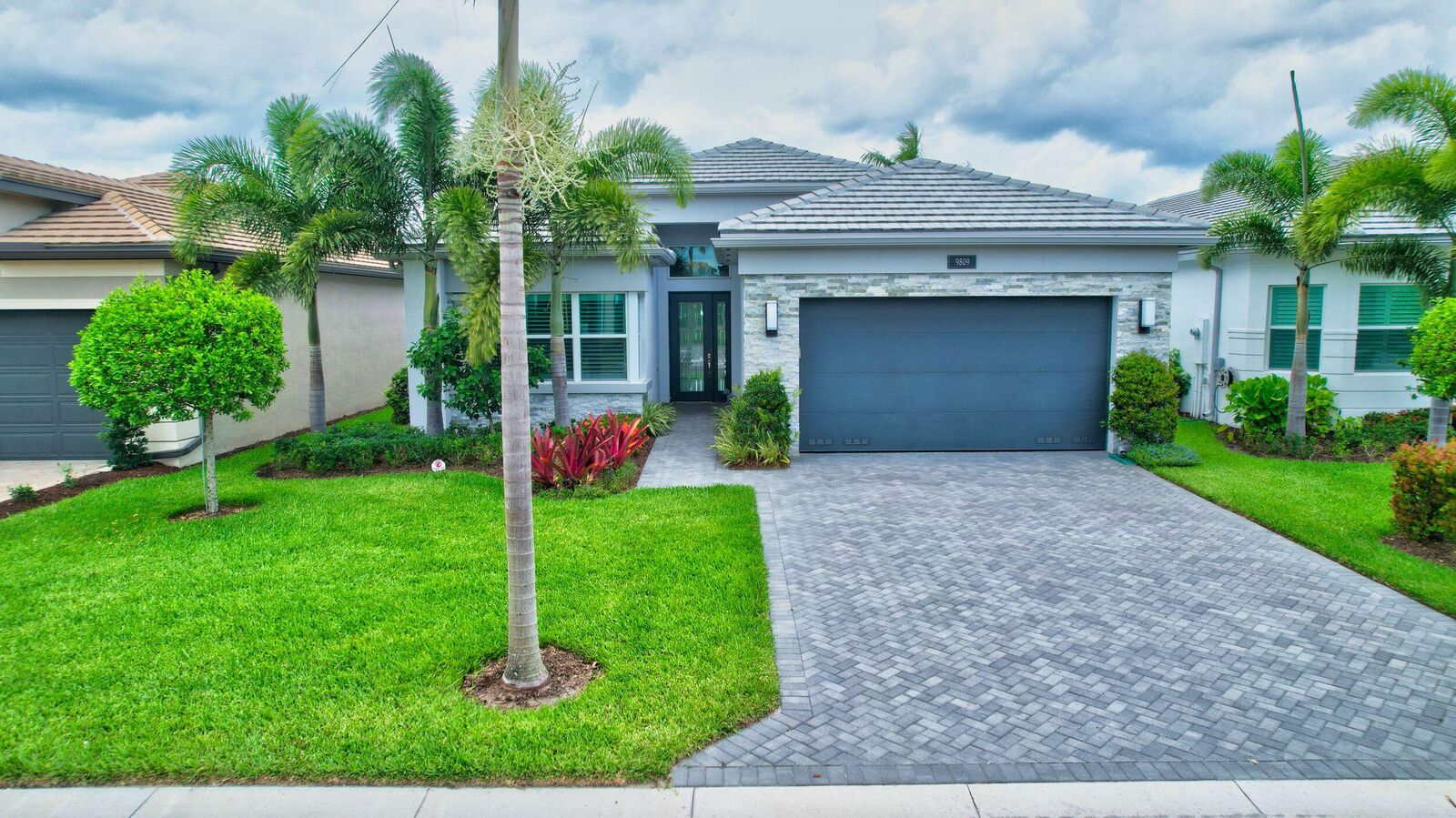 Property Photo: 9809 Golden Dunes Lane FL 33473