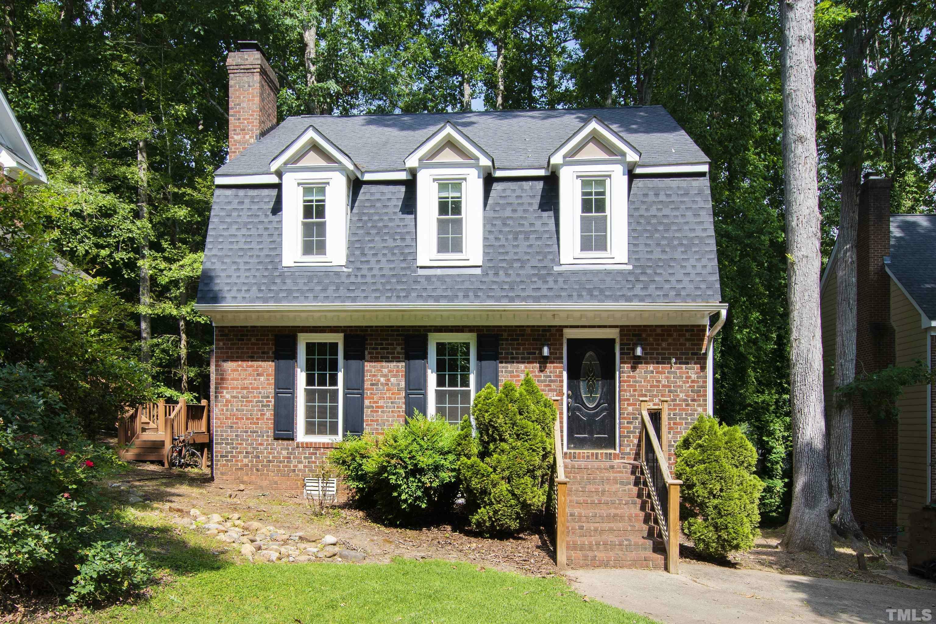 Property Photo:  107 Leeward Court  NC 27511 