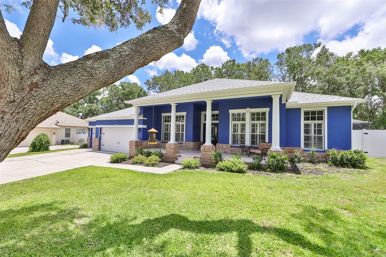 Property Photo:  515 Crowned Eagle Court  FL 33594 