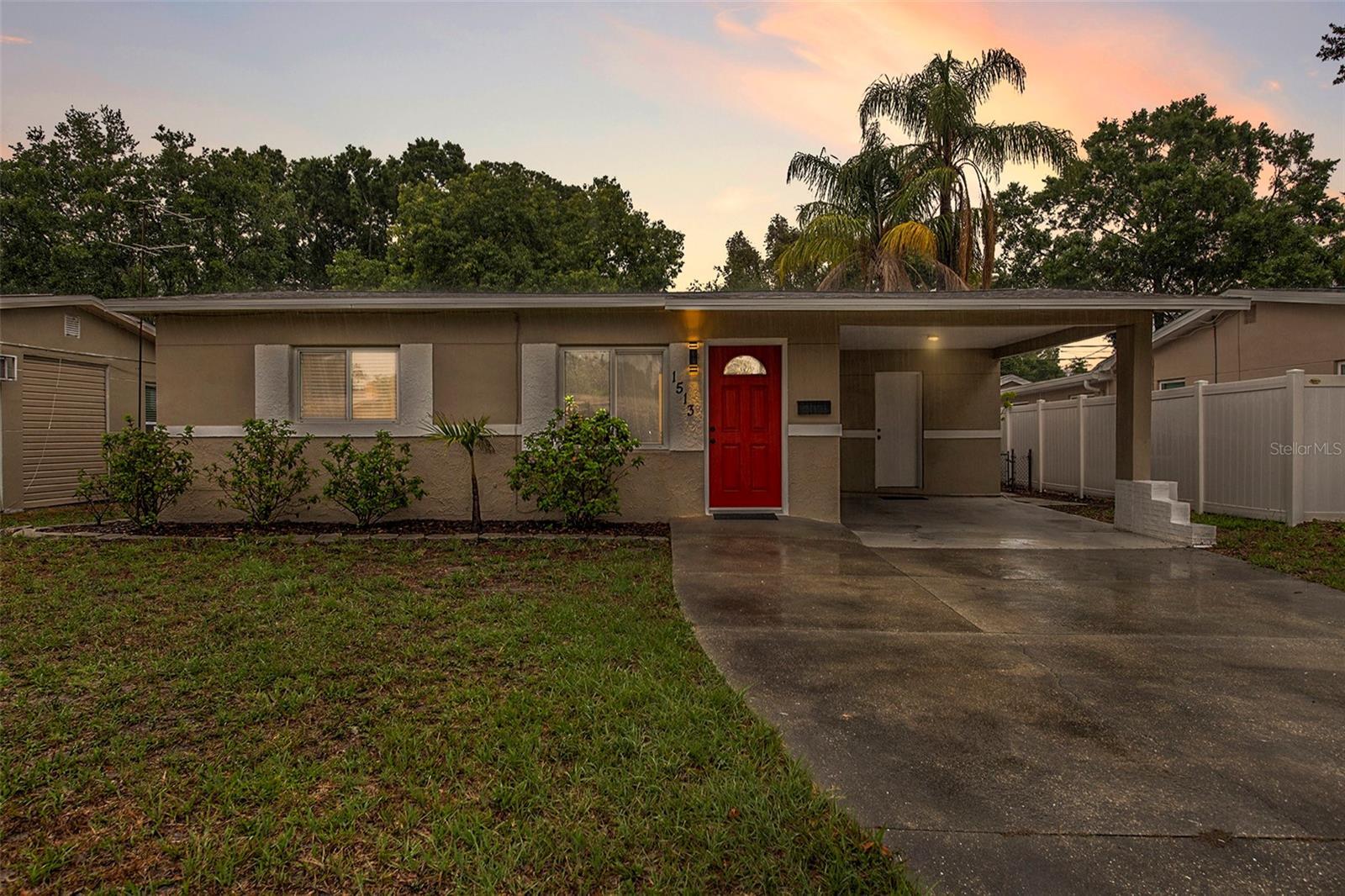 Property Photo: 1513 56th Avenue N FL 33703