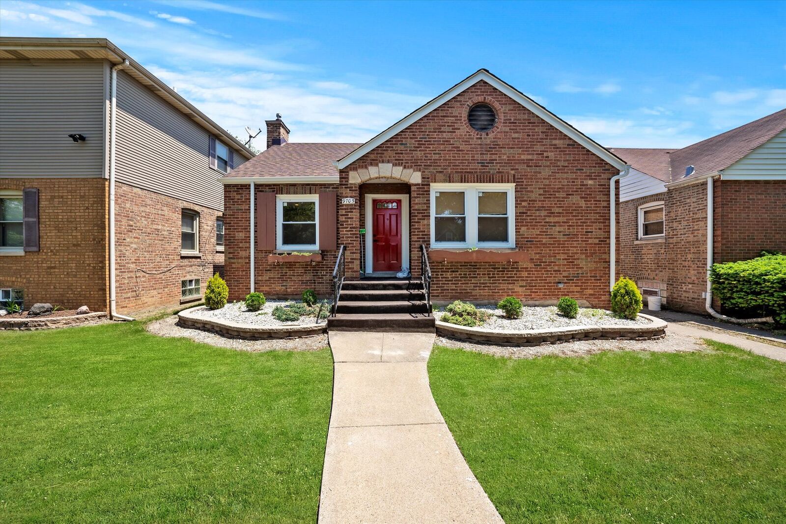 Property Photo:  9705 S Emerald Avenue  IL 60628 
