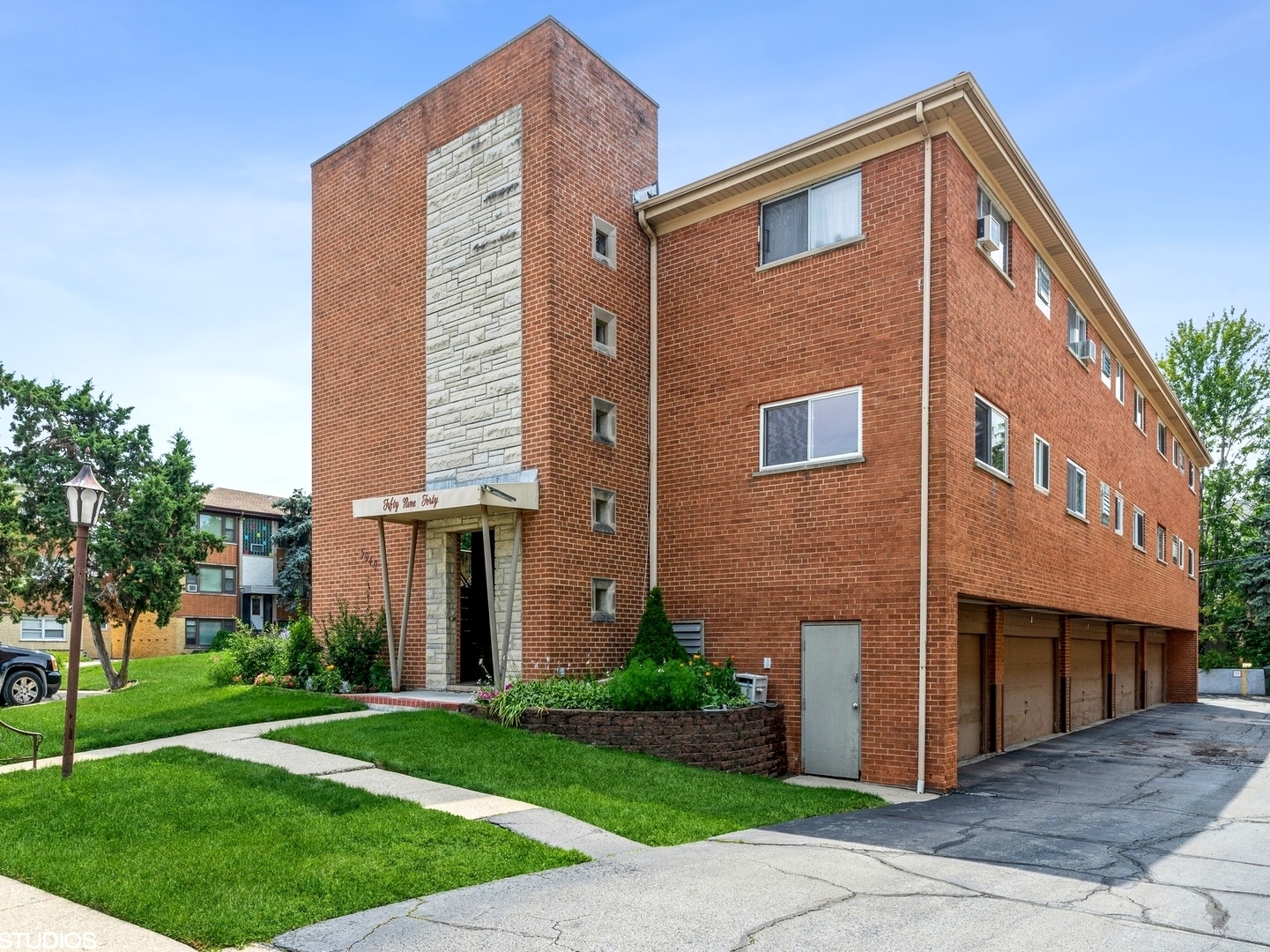 Property Photo: 5940 N Odell Avenue 6A IL 60631