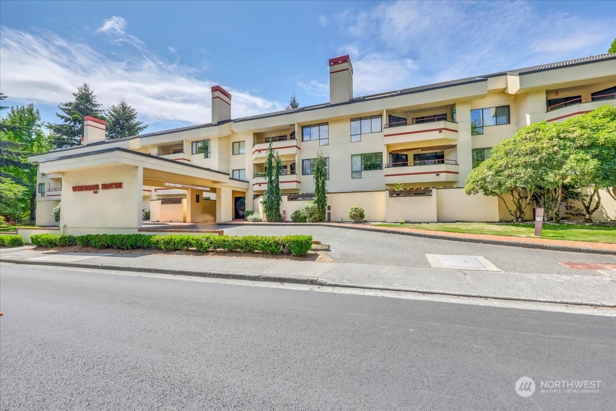 401 100th Avenue NE  Bellevue WA 98004 photo