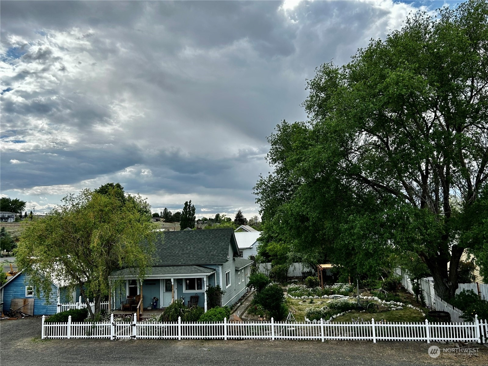 Property Photo:  514 S Division Street  WA 99159 