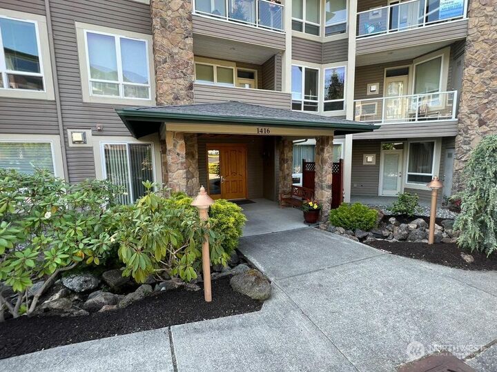 Property Photo: 1416 Lindsay Loop 103 WA 98274