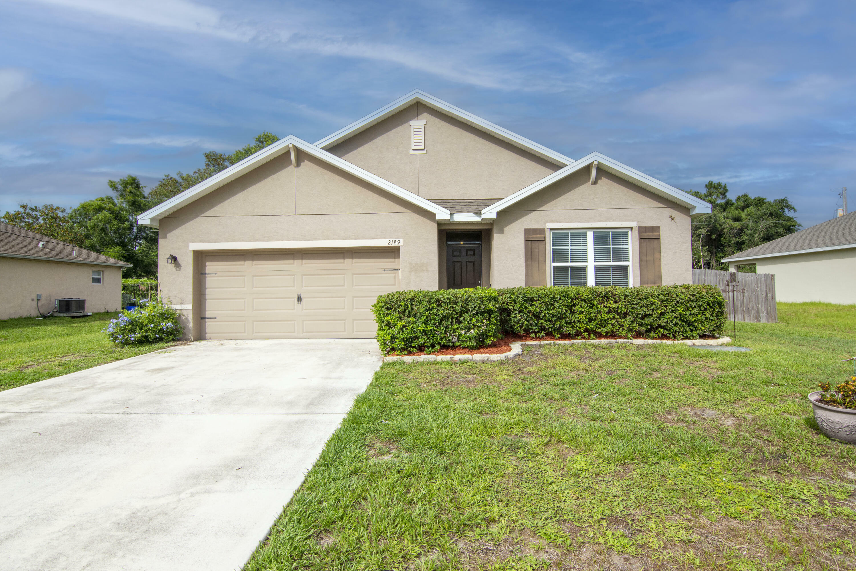 Property Photo:  2189 SW Monterrey Lane  FL 34953 