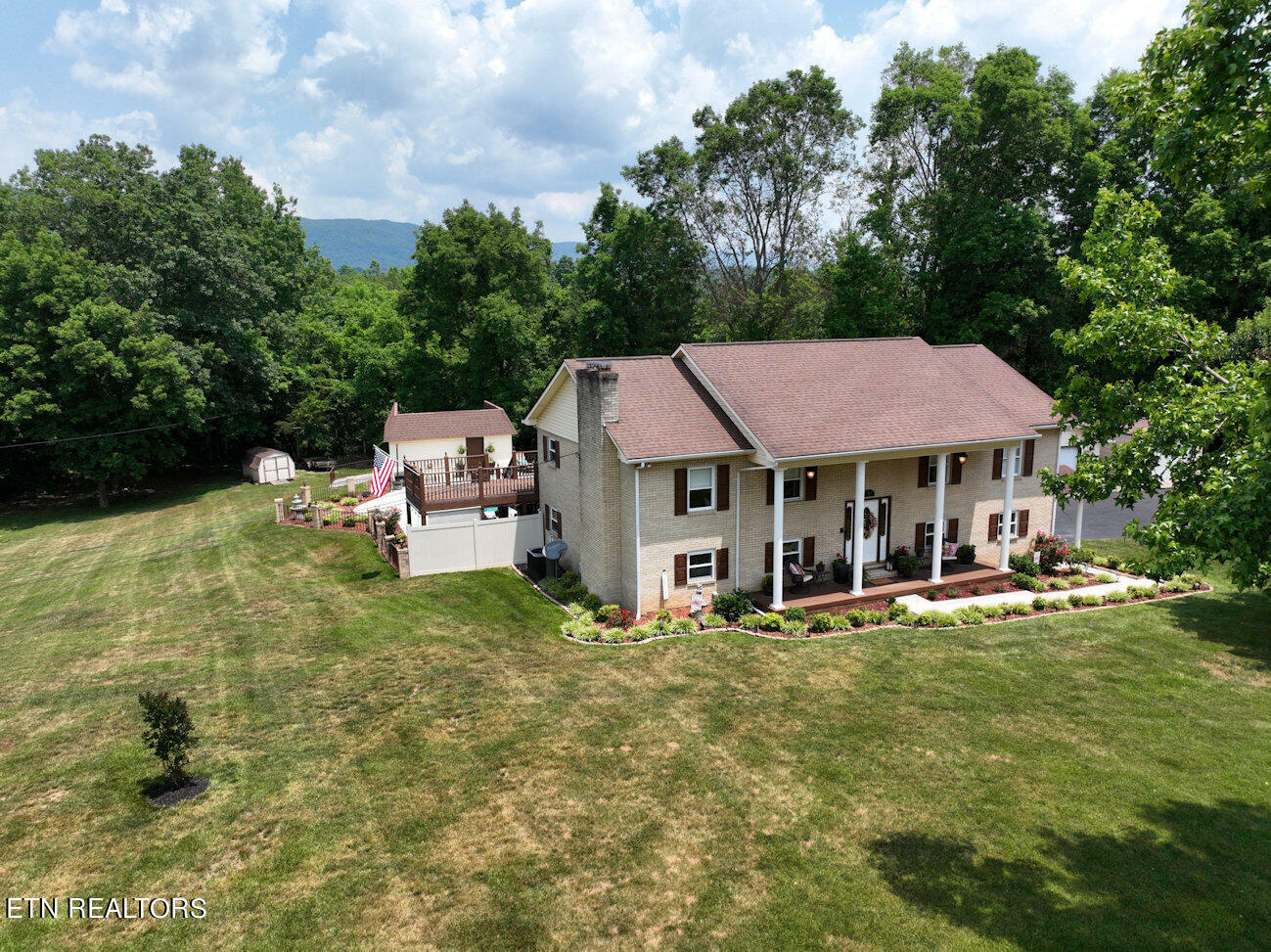 Property Photo: 187 Parks Circle TN 37752