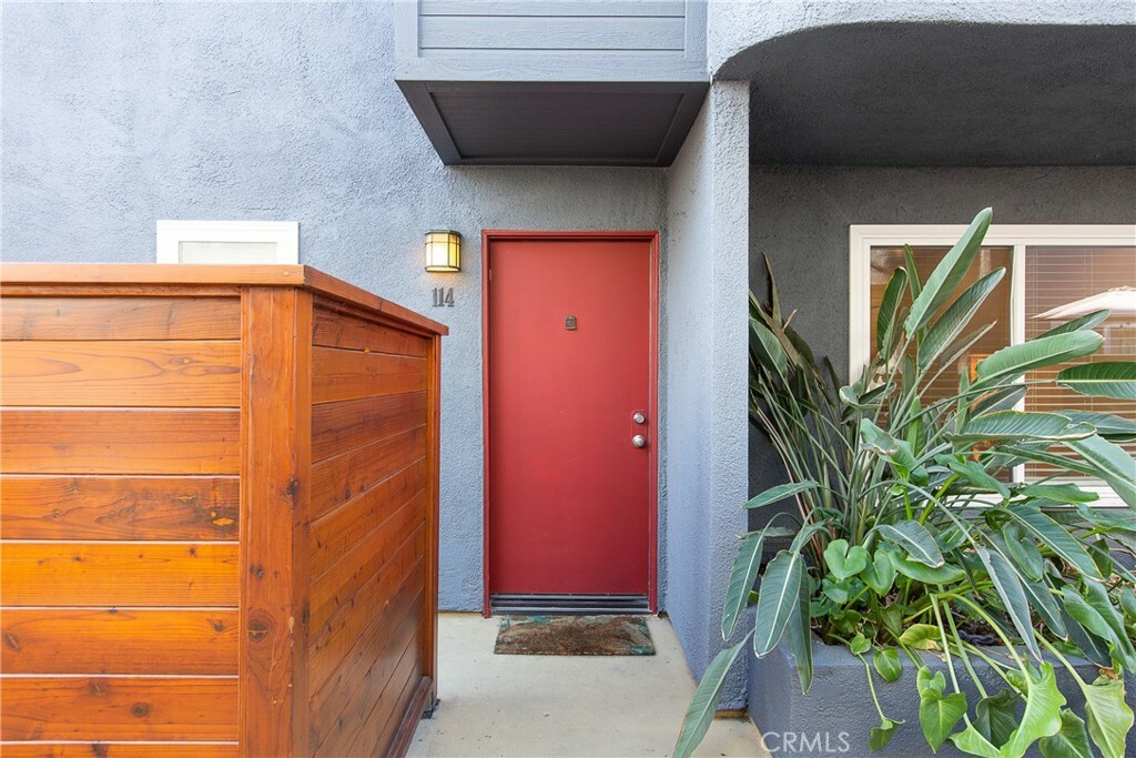 Property Photo: 5706 Fair Avenue 114 CA 91601