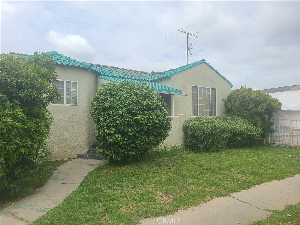 Property Photo: 701 E 80th Street CA 90001