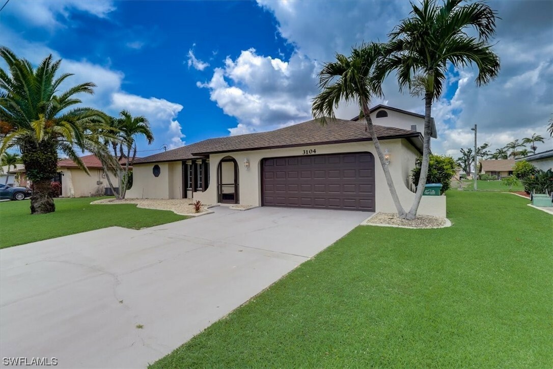 Property Photo: 3104 SE 6th Avenue FL 33904