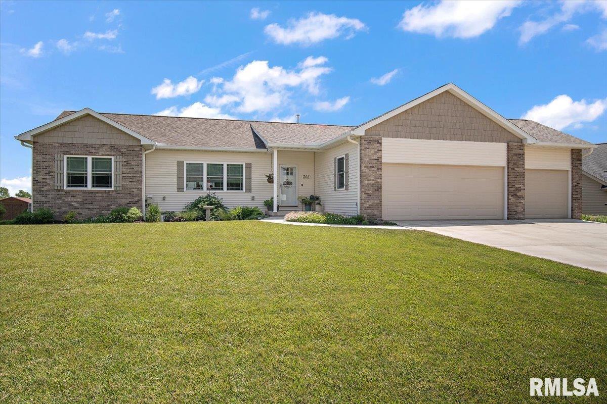 303 Gillman Avenue  Washington IL 61571 photo