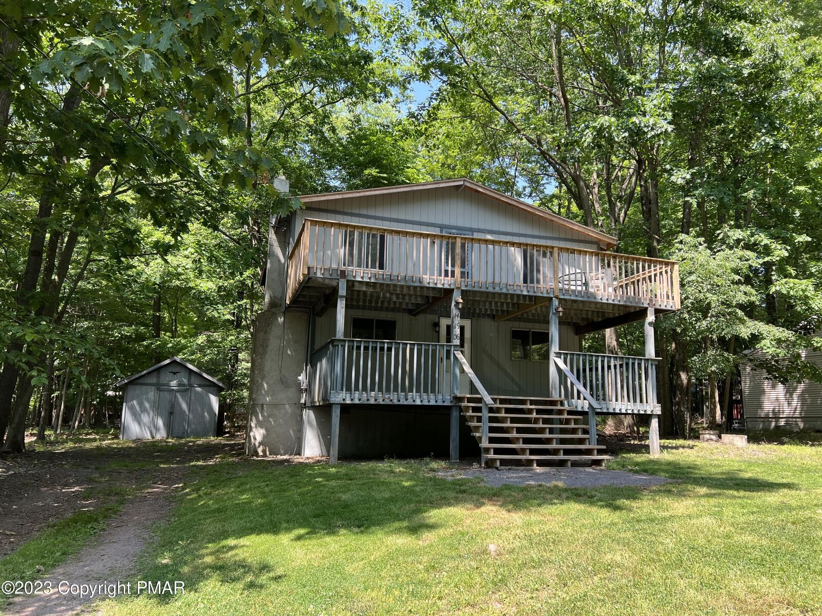 Property Photo: 117 Owassa Drive PA 18347