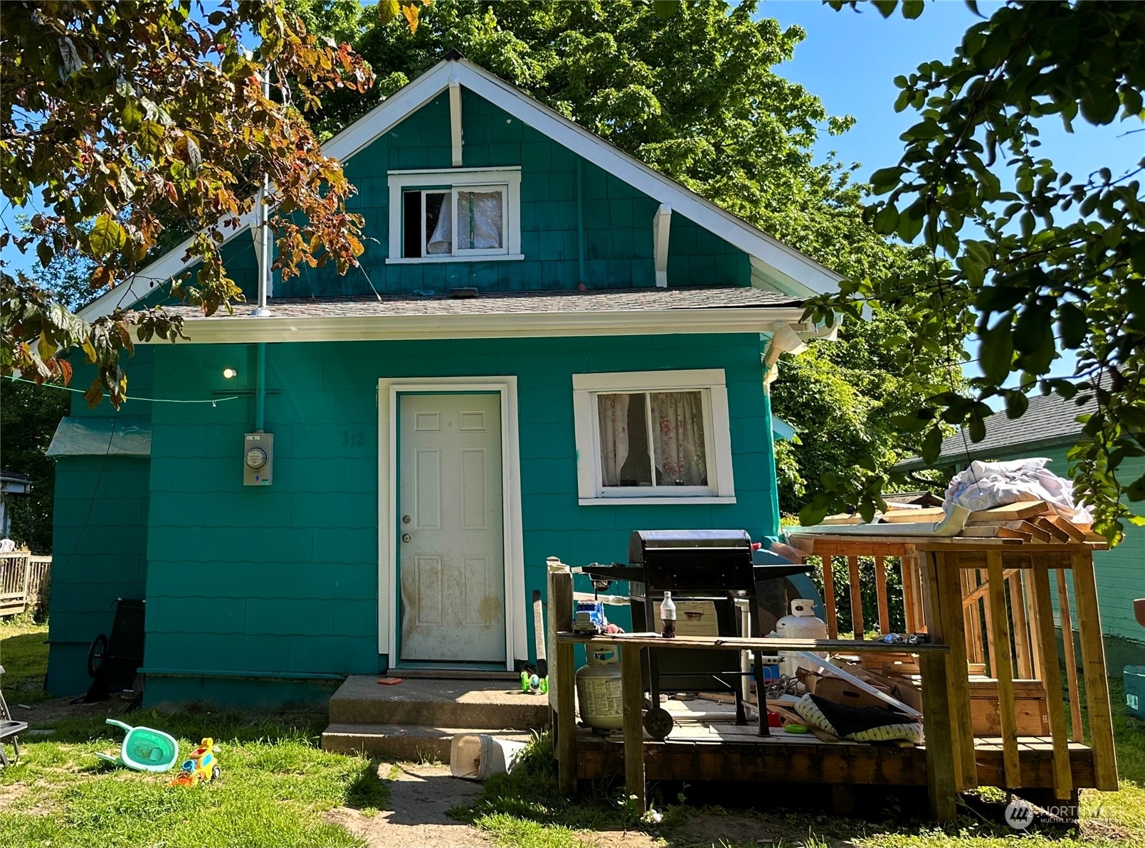 Property Photo: 312 W 4th Street WA 98362