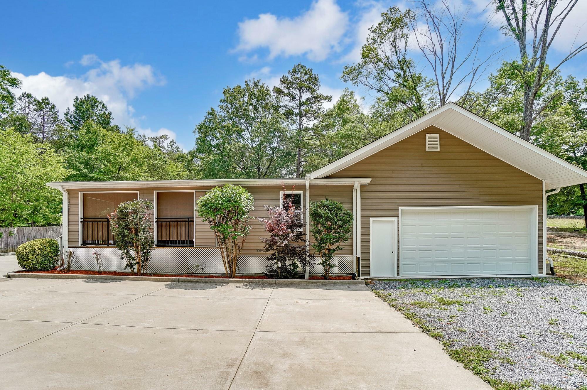 Property Photo:  2721 Friendly Avenue  NC 28027 